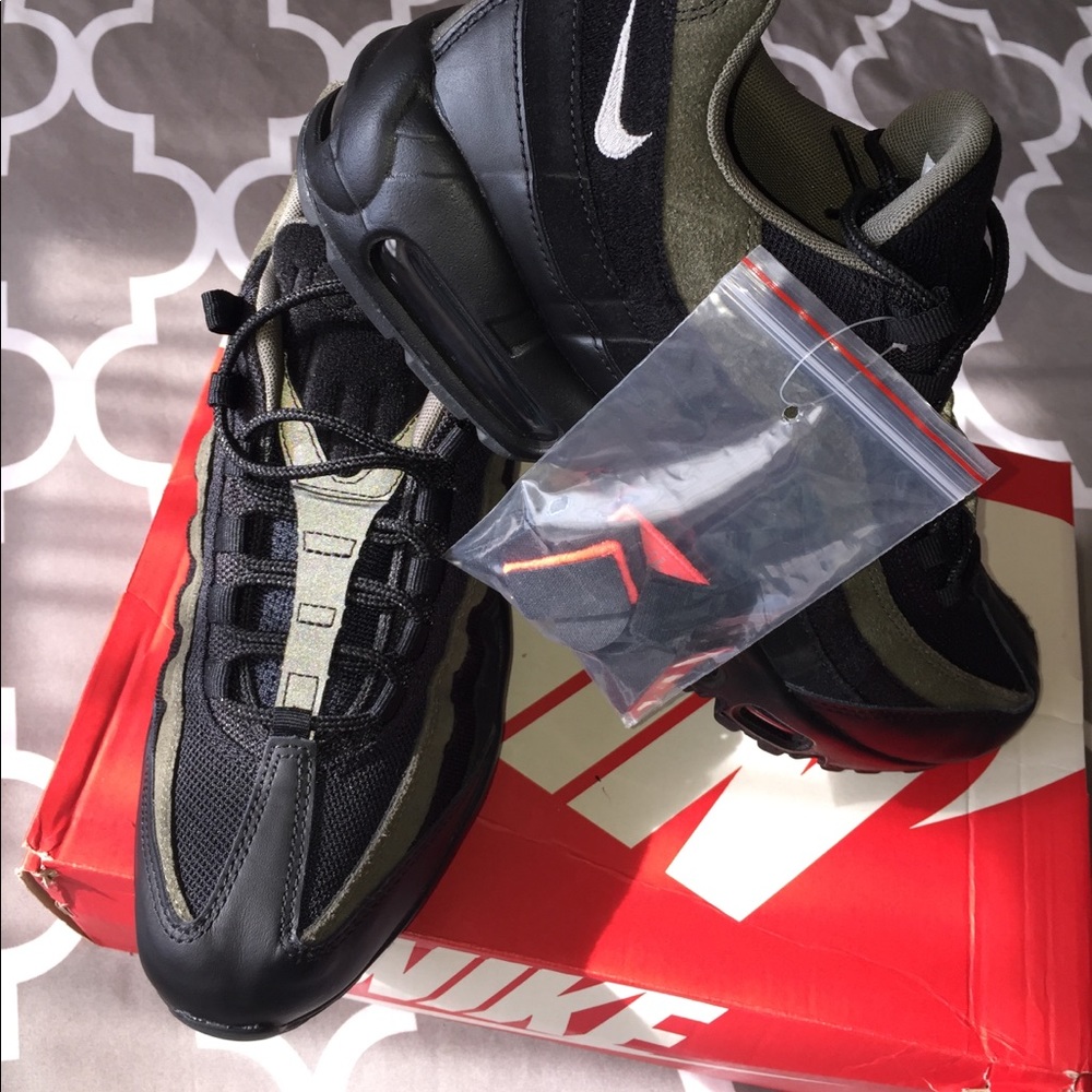 Brand new men’s air max 97 Hal size 10.5 and 9